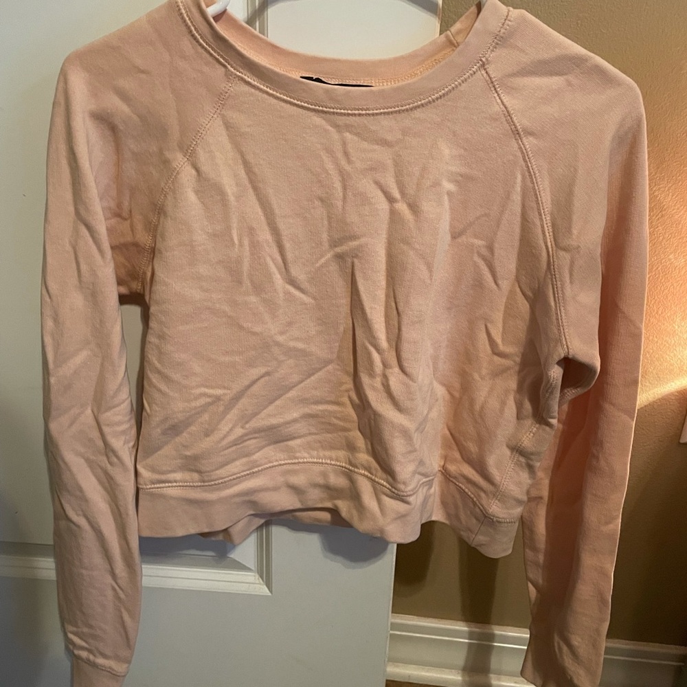 FOREVER 21 LONGSLEEVE CROPPED SWEATSHIRT